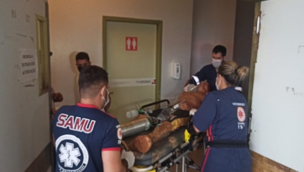 Adolescente fica em estado gravíssimo ao levar tiro na cabeça e no peito e morre horas depois no PS